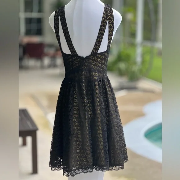 Victoria's Secret Moda International Black Gold Lace Mini Dress Size 8 New - Picture 4 of 10